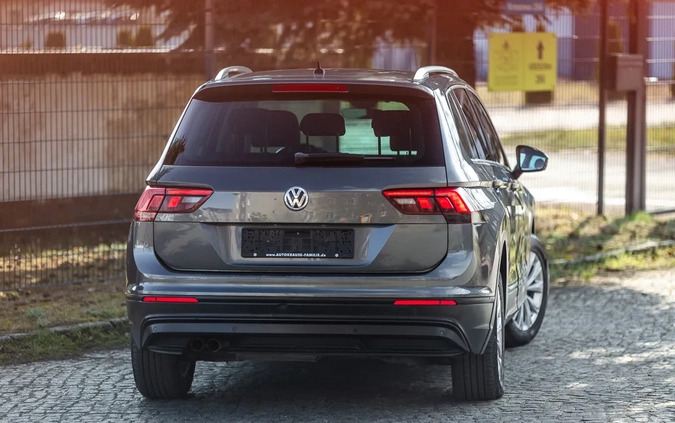 Volkswagen Tiguan cena 67900 przebieg: 159000, rok produkcji 2017 z Szamocin małe 631